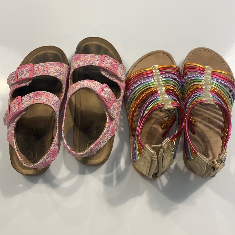 2 pairs of toddler size 9 sandals